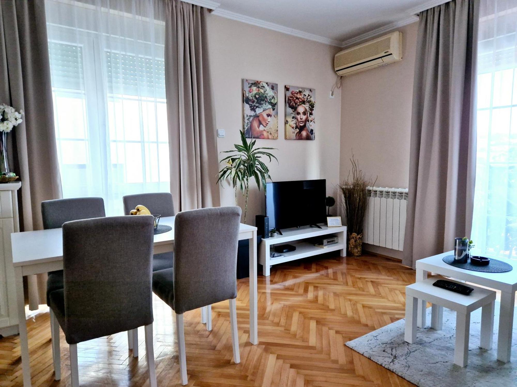 Apartman Centar Пожареваць Екстер'єр фото